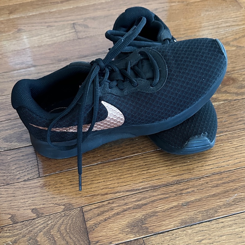 Nike Tanjun Running Shoes